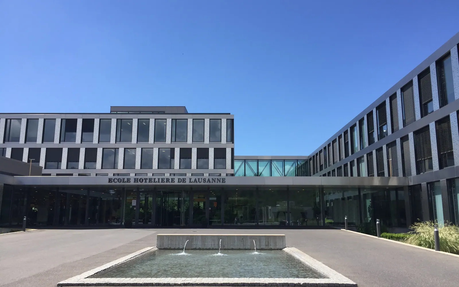EHL - Entrance