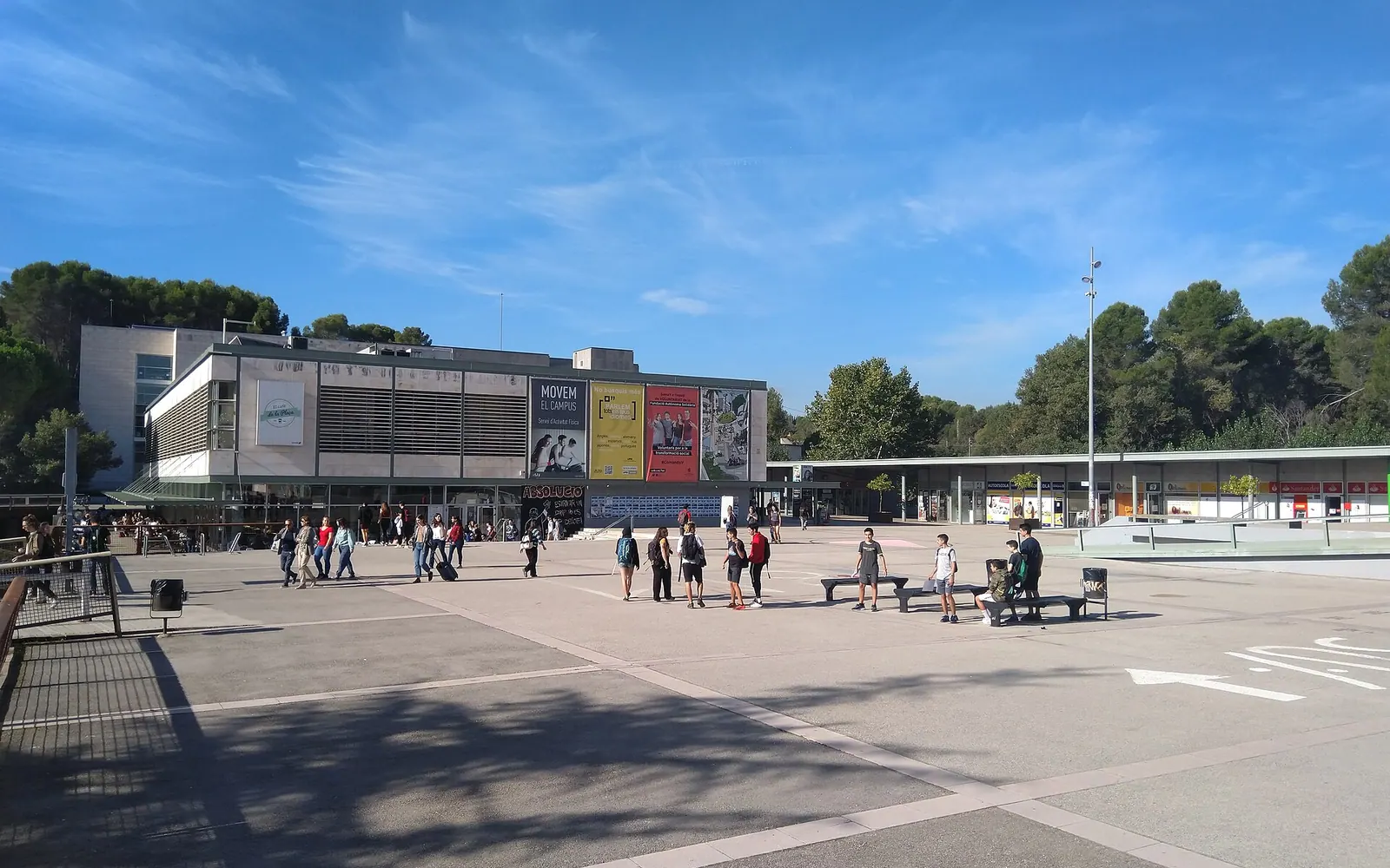 Vista general de la plaça cívica. Octubre 2019.