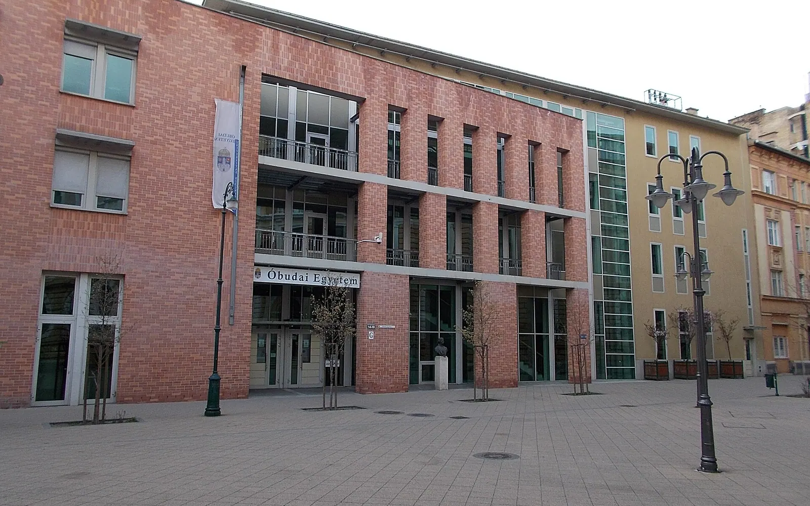 : Óbuda University , - 14-18 Tavaszmező Street, Csarnok neighbourhood, Budapest District VIII .
