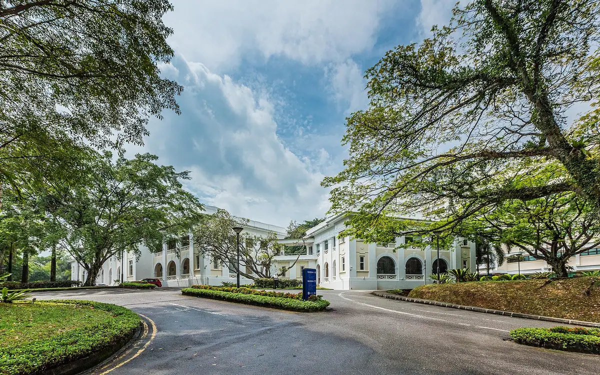 The SP Jain Global campus in Singapore is located along the historic Hyderabad Road, an area known for its colonial-era buildings and lush greenery.