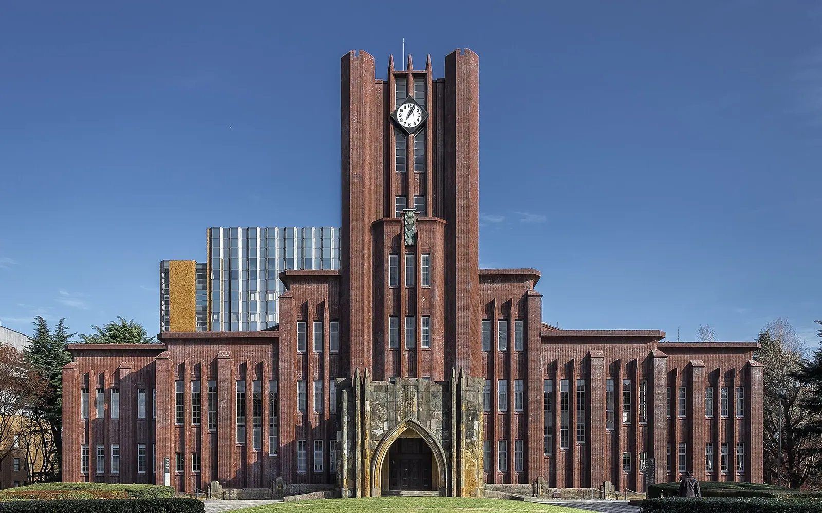 東京大学安田講堂、内田祥三（1925年）。