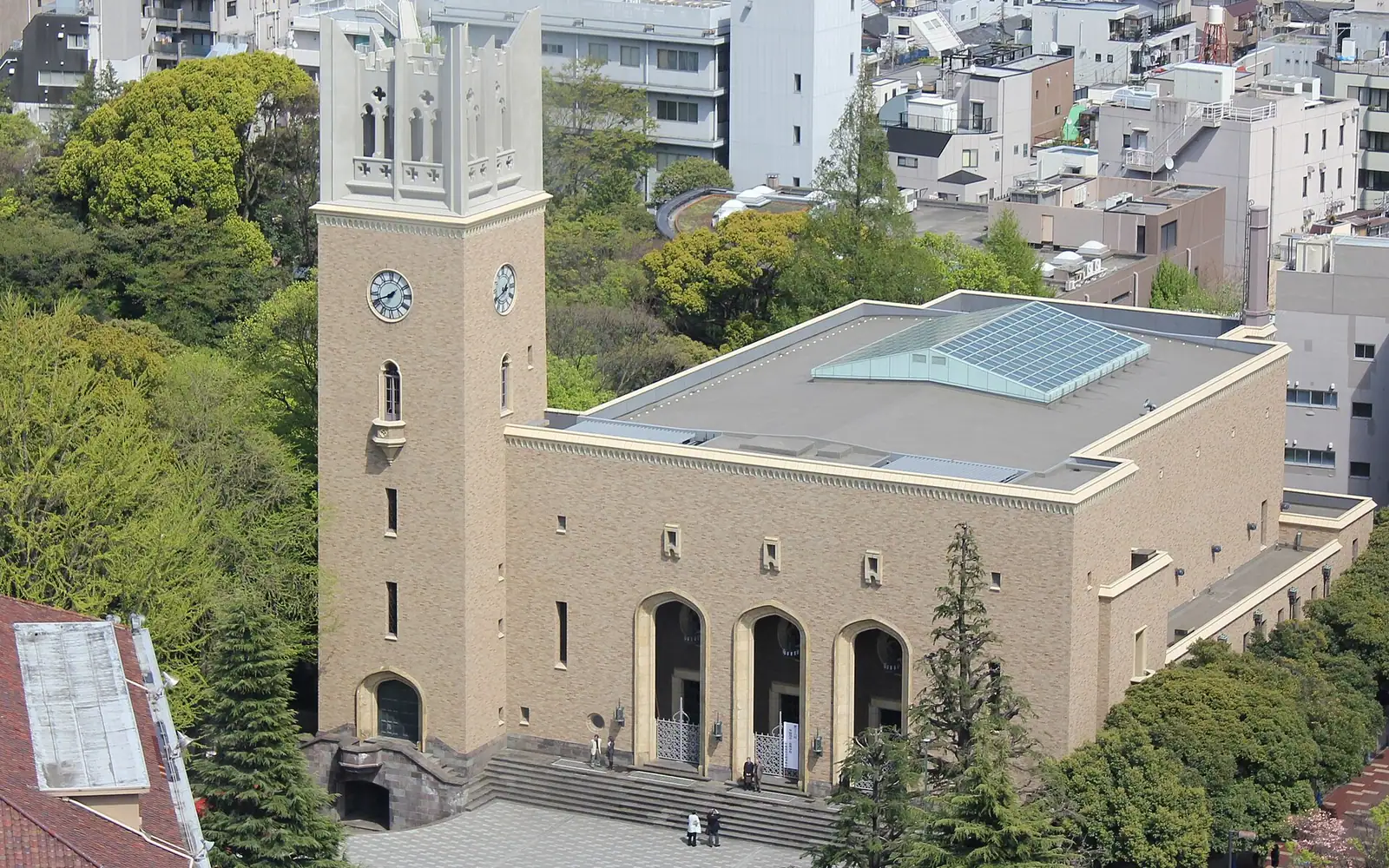 Okuma auditorium of Waseda University, as seen from the building N°11
