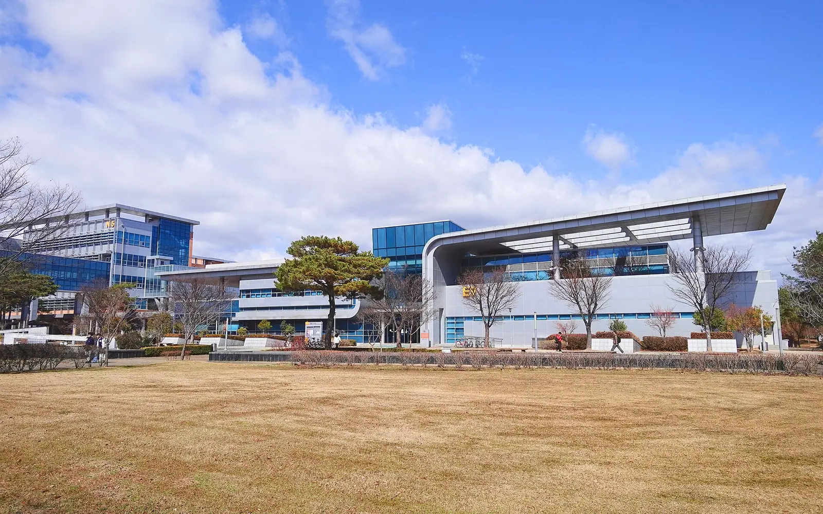 This photo shows the Student Union Building 2 on the campus of the Gwangju Institute of Science and Technology.