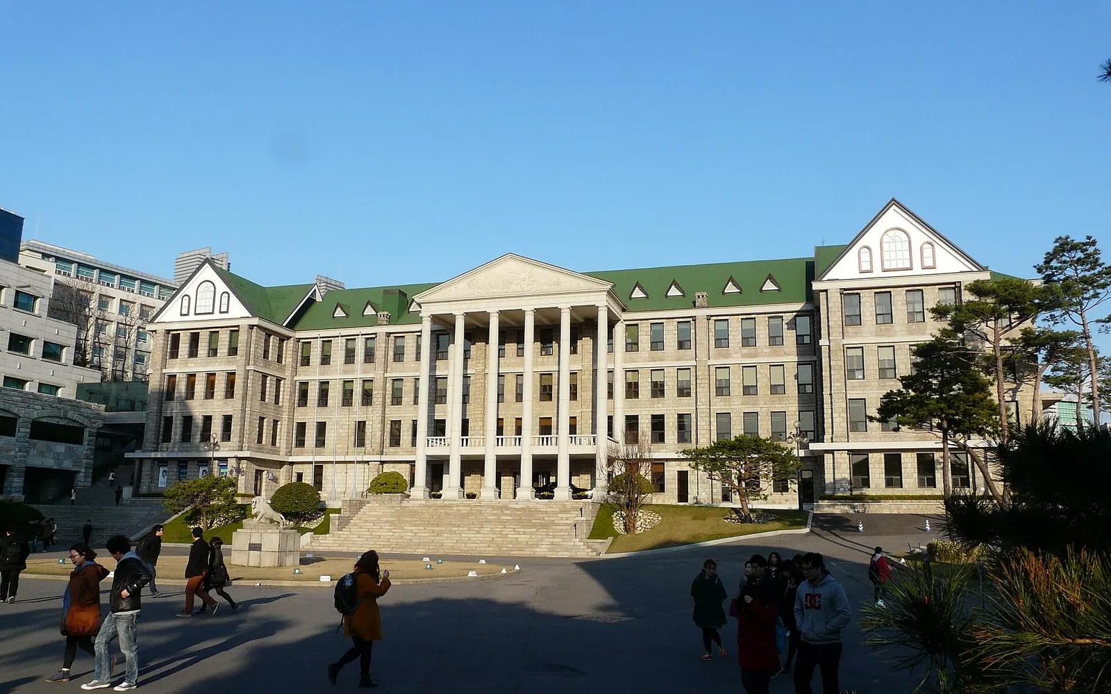 Hanyang University , private research university in South Korea , main campus is in Seoul , founded 1939.