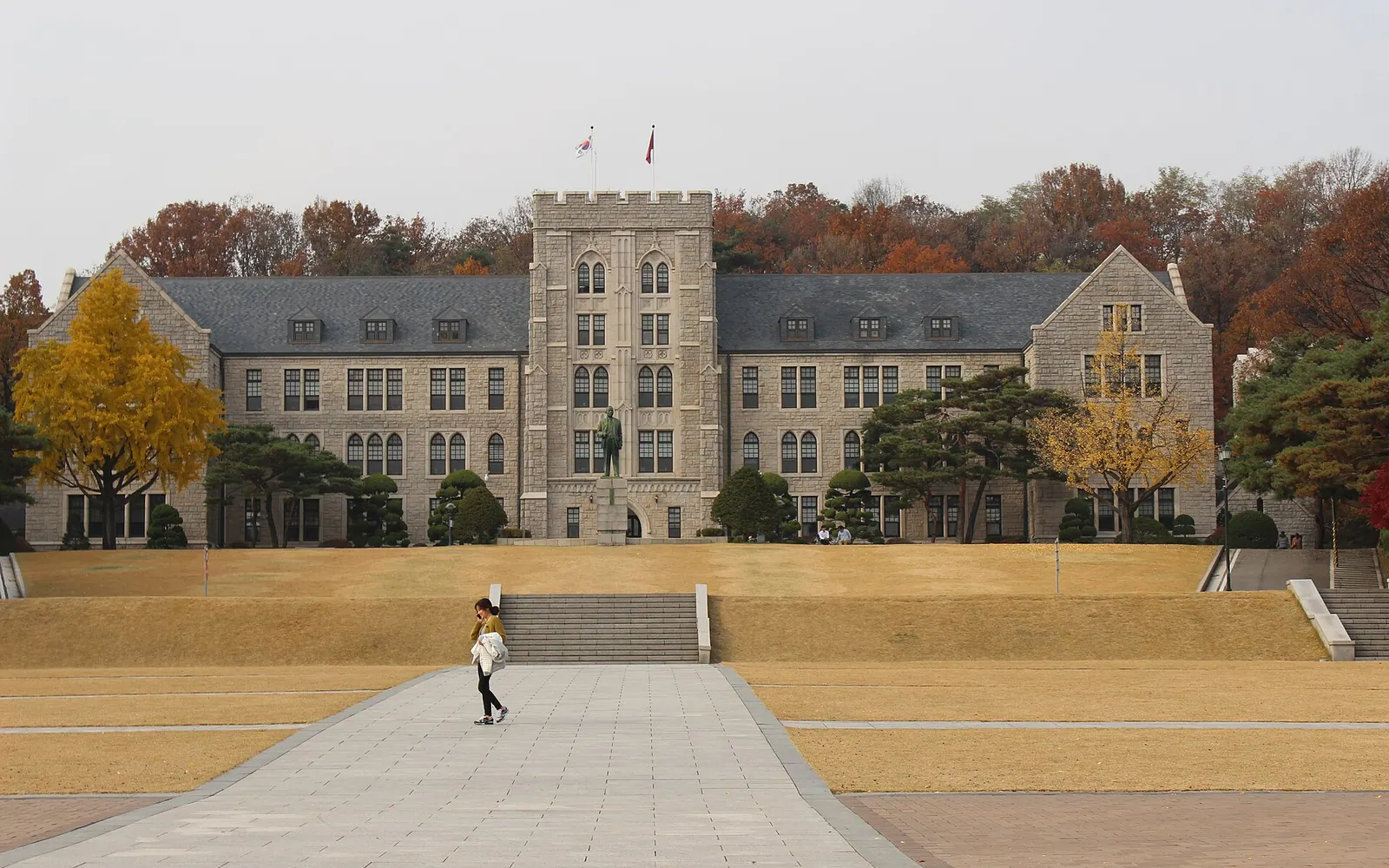 Korea University is one of the most famous Universities not only in Korea but also in Asia, it was ranked among the first 100 University in the world in 2016. he campus is located in Anam area (close to Anam station line