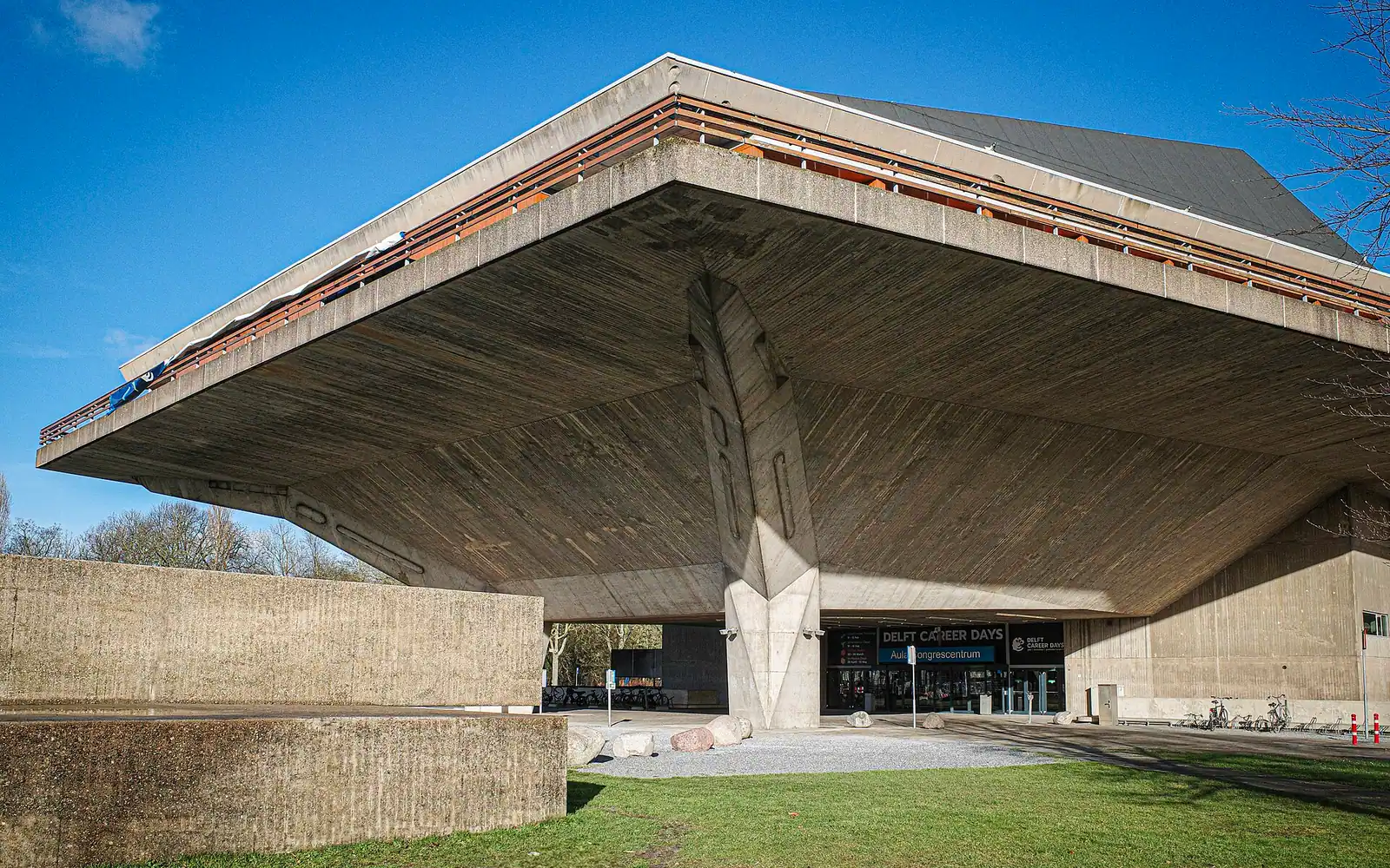 TU Delft, Aula.