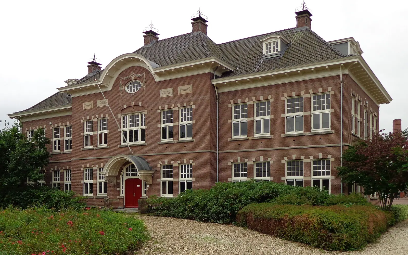 This is an image of rijksmonument number 514411 Information from structured data : location of creation : Utrecht → Utrecht → Netherlands depicts instance of : Q2250049 → barracks → type of building → classification sche