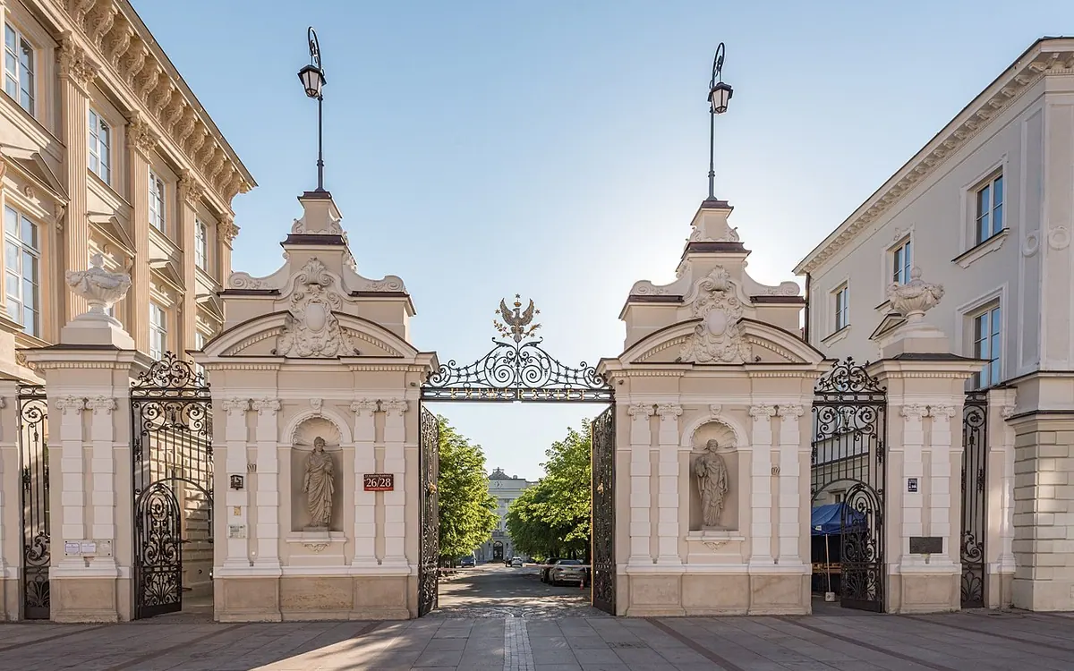 Warszawa, ul. Krakowskie Przedmieście 26, 28