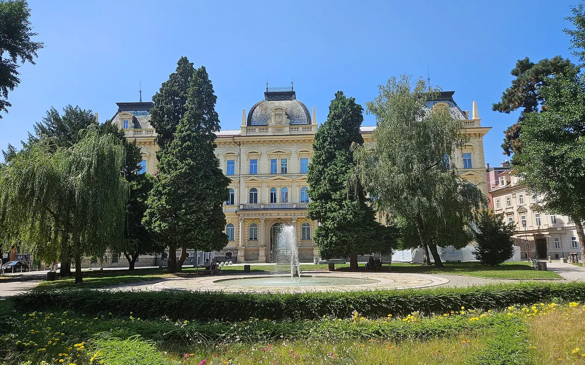 University of Maribor Univerza v Mariboru - rektorat